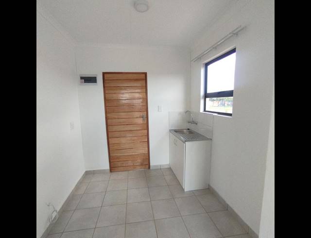 3 BEDROOM HOUSE FOR SALE IN CRYSTAL PARK